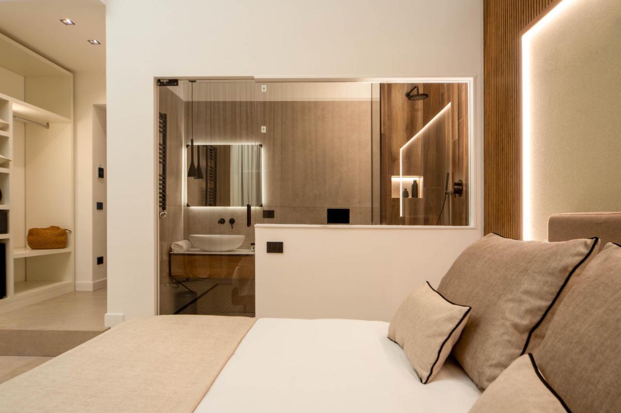 Mamalu - Studios And Suites Napoli Bagian luar foto