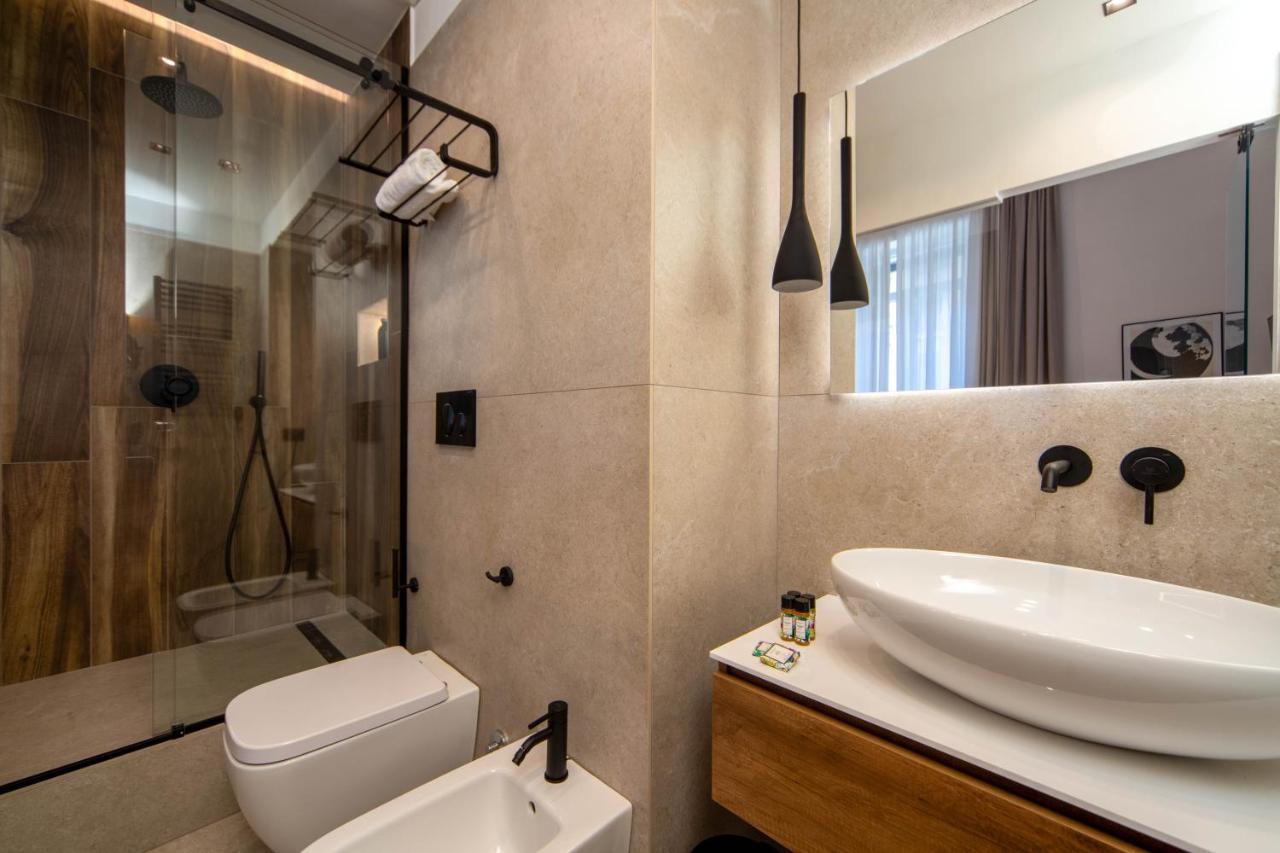 Mamalu - Studios And Suites Napoli Bagian luar foto