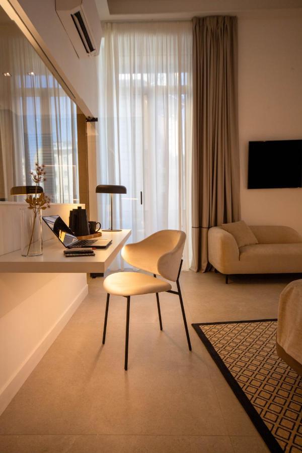 Mamalu - Studios And Suites Napoli Bagian luar foto
