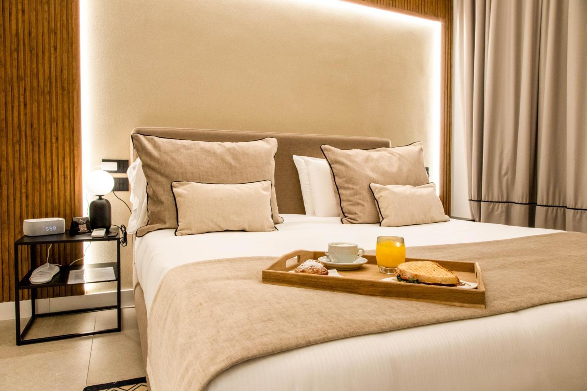 Mamalu - Studios And Suites Napoli Bagian luar foto