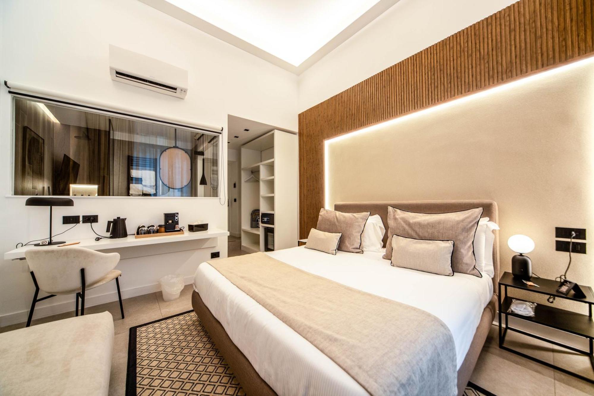 Mamalu - Studios And Suites Napoli Bagian luar foto