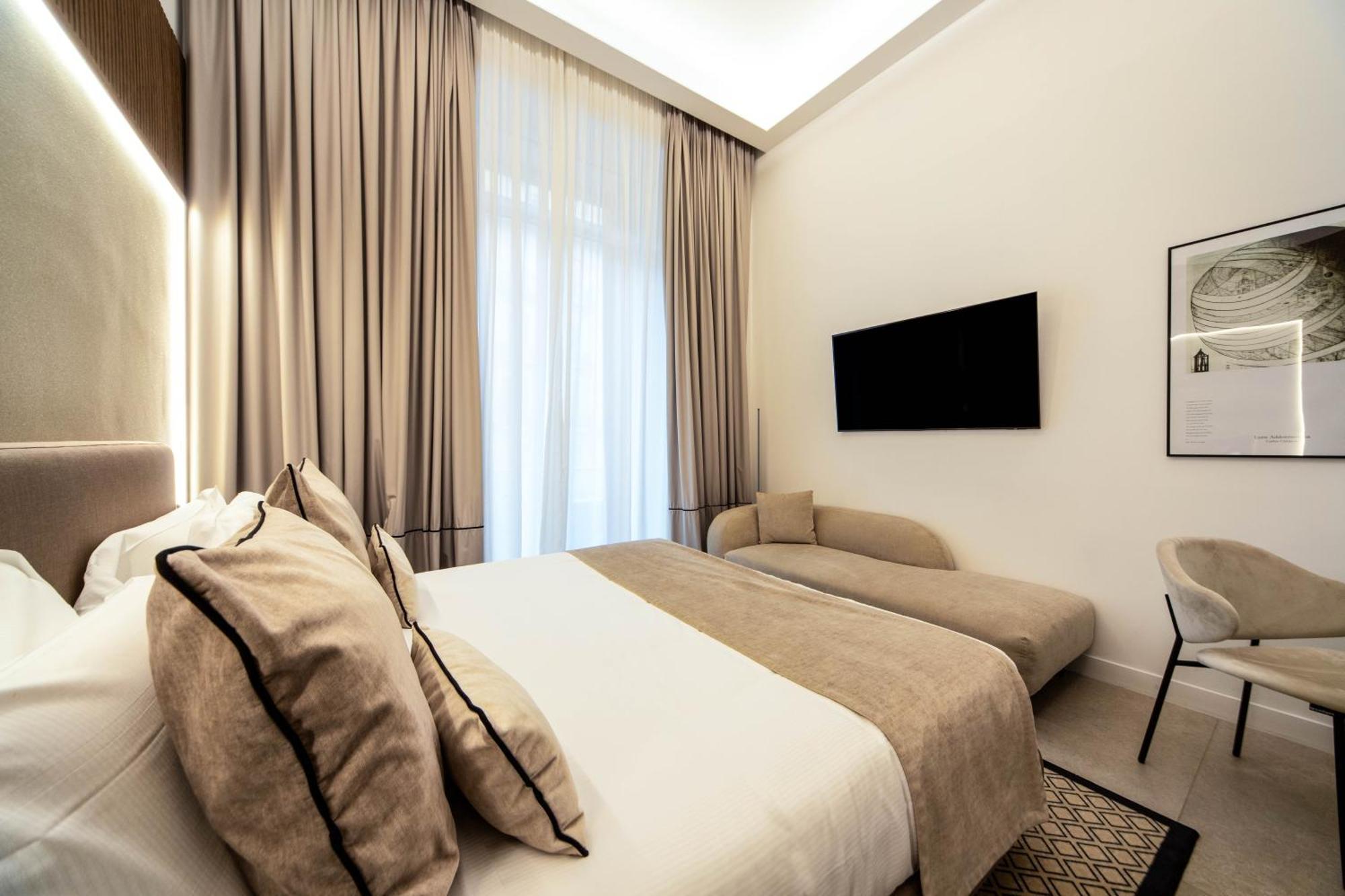 Mamalu - Studios And Suites Napoli Bagian luar foto