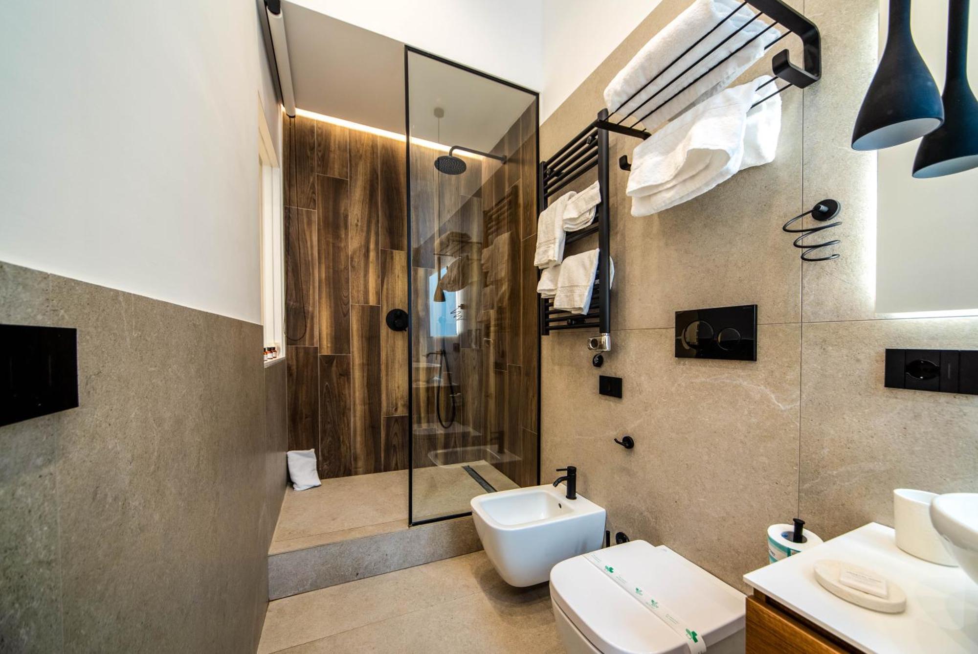 Mamalu - Studios And Suites Napoli Bagian luar foto
