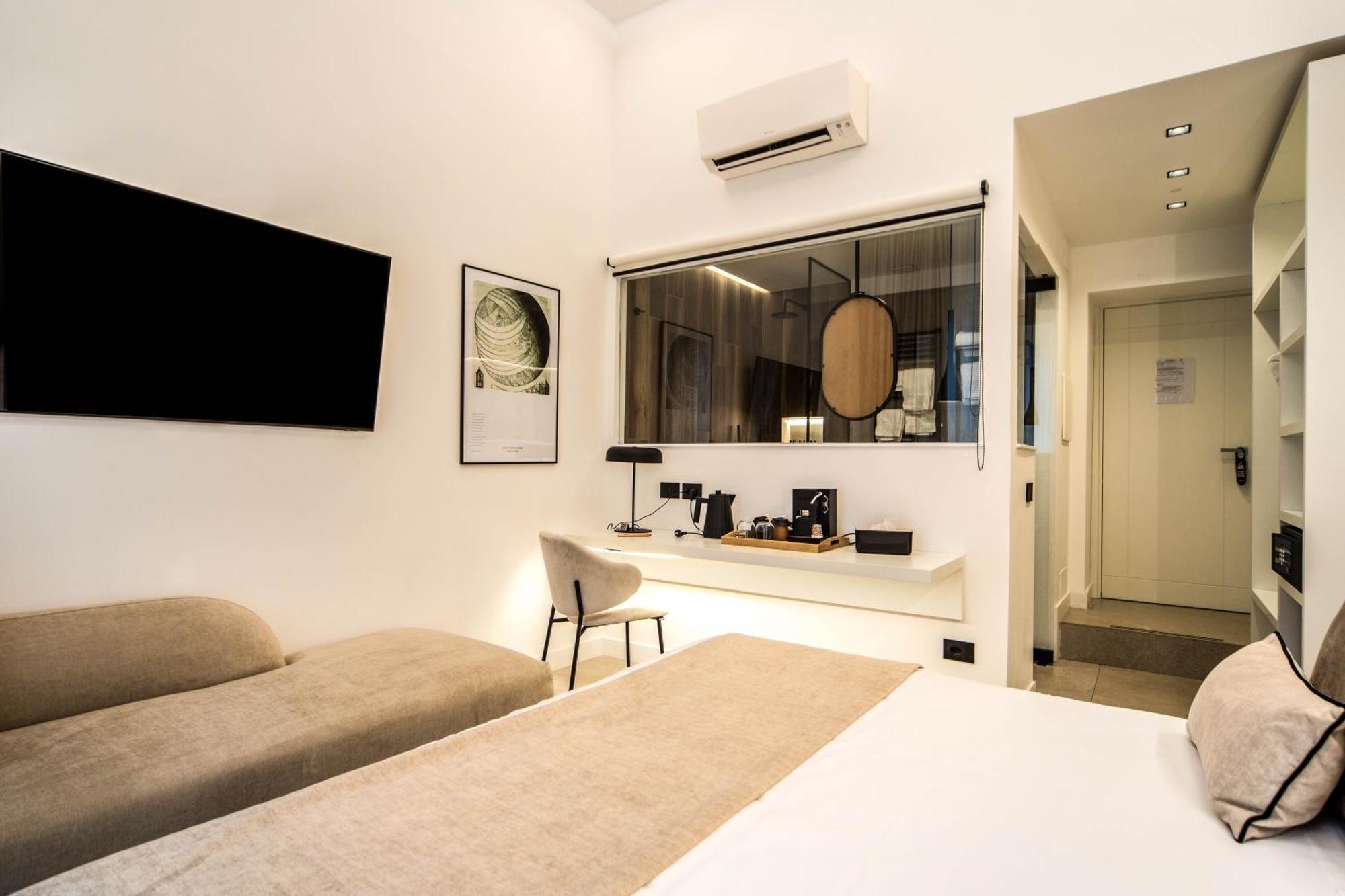 Mamalu - Studios And Suites Napoli Bagian luar foto