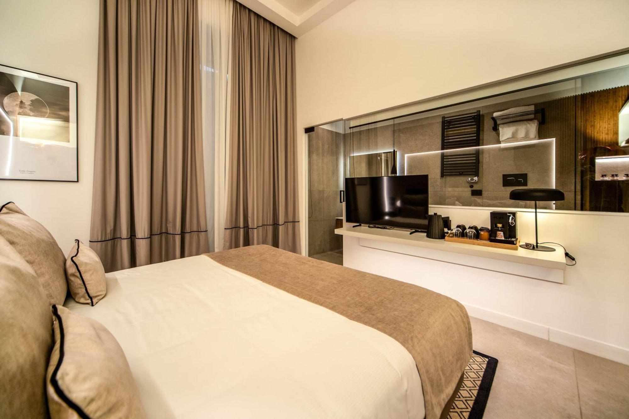 Mamalu - Studios And Suites Napoli Bagian luar foto
